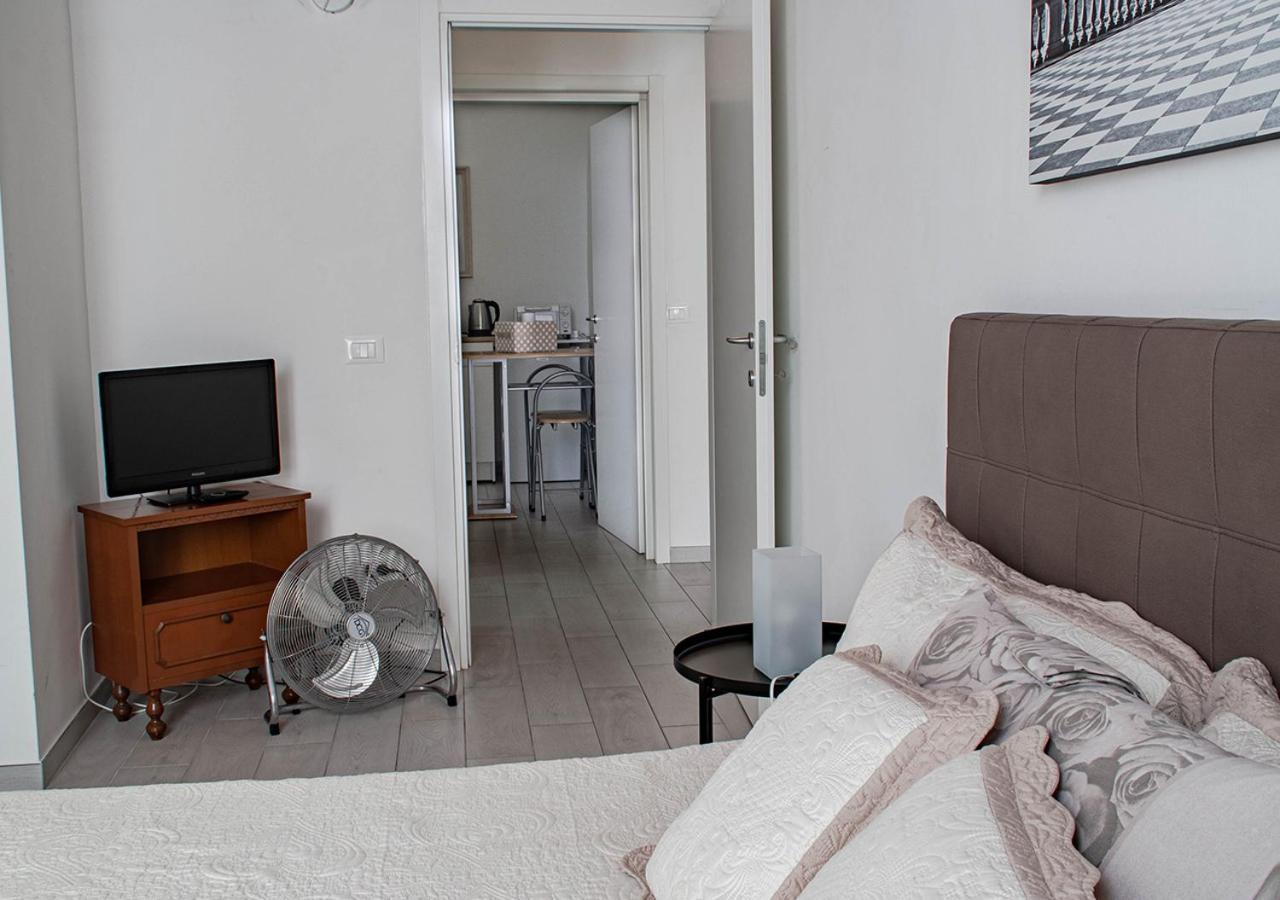 Casa Mya - Comodo appartamento vicino al porto Livorno Esterno foto